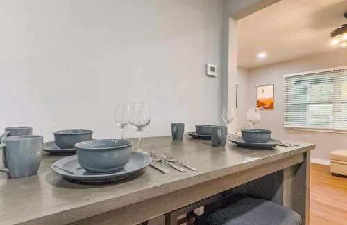 Lakeland House | Modern Lakeland Retreat Longterm
