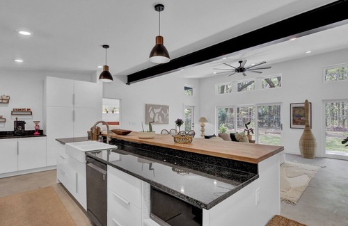Johns Island House | Modern living on beautiful Johns Island, close to historical Charleston.