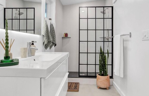 Johns Island House | Modern living on beautiful Johns Island, close to historical Charleston.