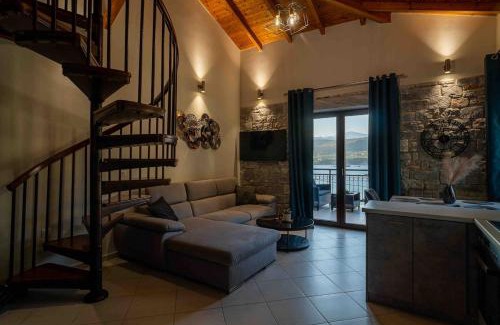 Stoupa Apartment | Modern Loft at Kalogria Beach