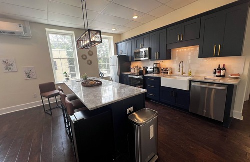 Newberry Apartment | Modern Loft on Main! Downtown Newberry
