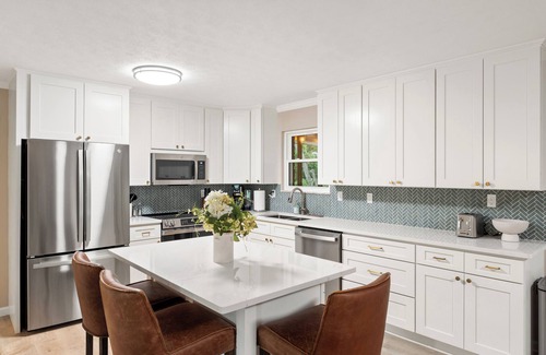 Maryville House | Modern Luxury 3-bedroom house in Maryville - Close to Knoxville and Smokies!