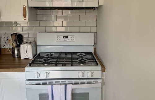 Prospect Heights Apartment | Modern Luxury Brooklyn. Best Prospect Hts/Park Slope Location. One Bedroom.