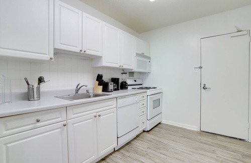 Crystal City Apartment | Modern & Luxury Condo at Crystal City