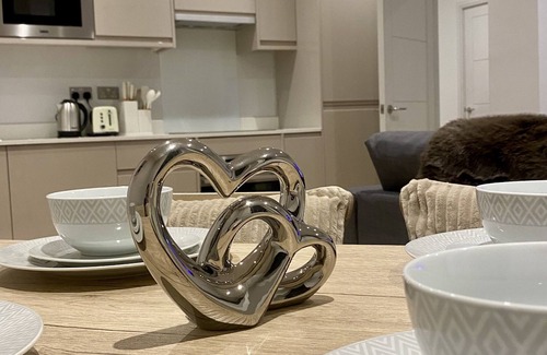 Sutton Central Apartment | Modern & Luxury Flat