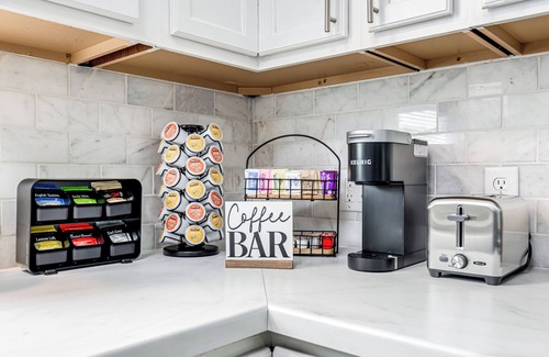 Cuyahoga Falls Apartment | Modern Luxury - Heart of Cuyahoga Falls