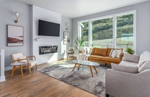 Veradale House | Modern Luxury Hillside Home with the Best view of Spokane!
