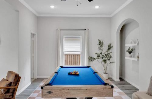 Oak Cliff House | Modern Luxury Minutes from Downtown Dallas