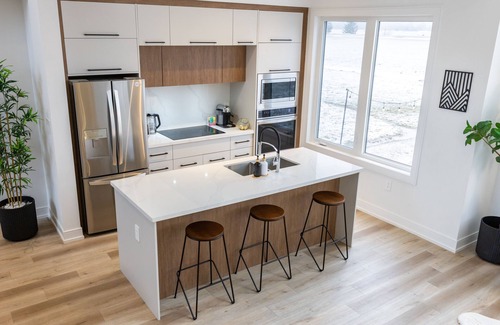 Cumberland Beach House | Modern Luxury Retreat with Stunning Views & Open Concept Design