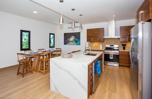 Lighthouse Estates House | Modern luxury with stunning Views at West Bay Breeze