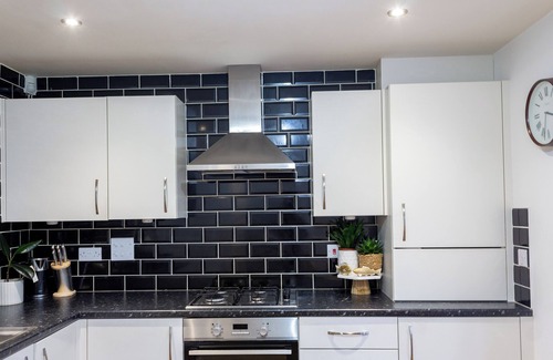 Merchiston Apartment | Modern Main Door Flat Edinburgh City Center
