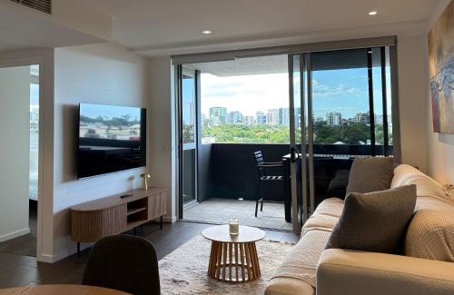 East Brisbane Apartment | Modern meets The Gabba
