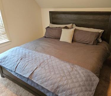 Memphis House | Modern Midtown home with 3 king beds