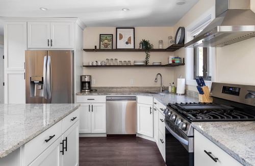 Waitsfield House | Modern Mountain Escape + Studio minutes to town & mountains