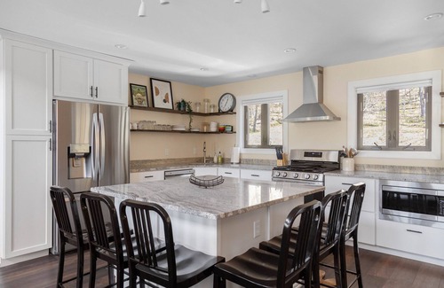 Waitsfield House | Modern Mountain Escape + Studio minutes to town & mountains
