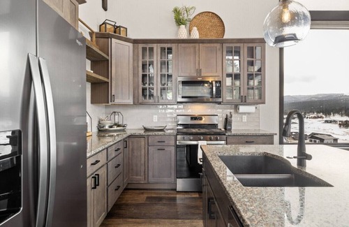 Sturgis Apartment | Modern Mountain Retreat