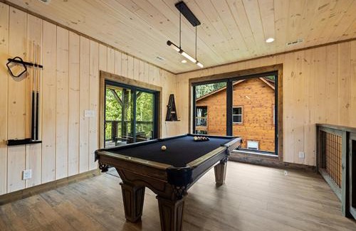 Sevierville House | Modern Mountain Tranquility by Venture Smoky Mountains