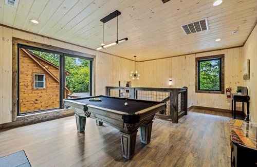 Sevierville House | Modern Mountain Tranquility by Venture Smoky Mountains