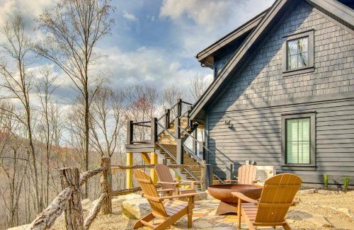 Glenville Apartment | Modern Mountain-View Gem with Deck in Glenville