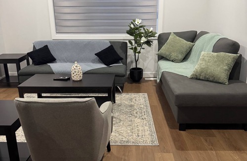 Northeast Edmonton House | Modern n’ cozy 4 Bedroom 3 full bath home