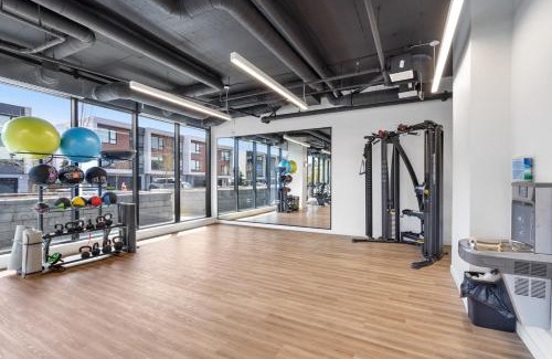 District of North Vancouver Apartment | Modern North Shore Nest with Balcony
