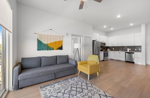 Downtown Louisville Apartment | Modern Nulu 2BR Cozysuites 02