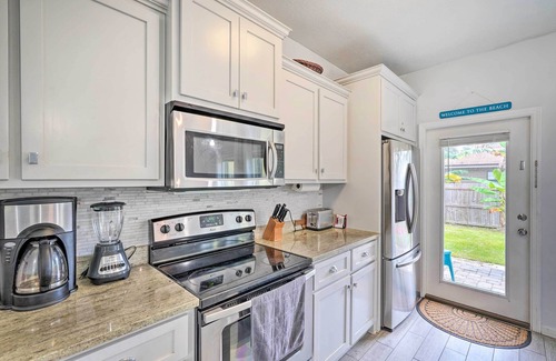 Thomas Drive House | Modern PCB Home w/Private Yard & Pool Access