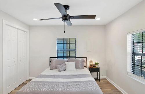 Old East Hill House | Modern & Peaceful Stay Central Near Hospitals & Shops