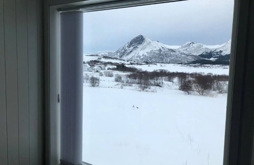 Vestvagøy Condo | Modern penthouse with stunning views!