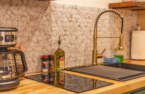 Canadensis Hotel | Modern Pocono Retreat | Firepits | Pet Friendly
