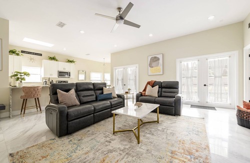 Sarasota House | ❤️Modern Pool Home by Siesta Key/Downtown/UTC & Airport