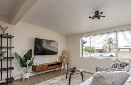 Tucson House | Modern Red-Brick Desert Hideaway