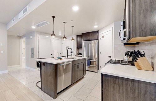 Park City Condo | Modern resort condo with pool, hot tub + shuttle service