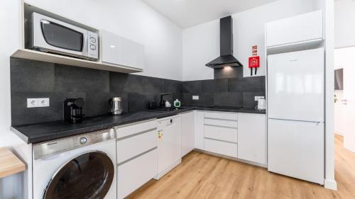 Se Apartment | Modern Retreat 1 in Faro by Lovelystay