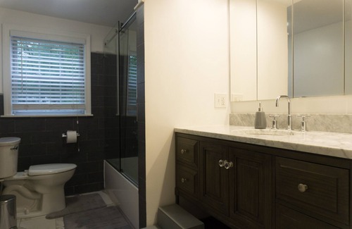 Quincy House | Modern Retreat in Historic Quincy / Pet & Family Friendly