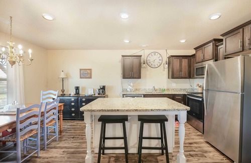 Gentry House | Modern-Rustic Gem near Bentonville & Fayetteville