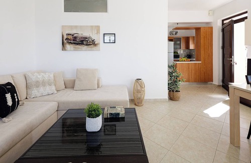 Panormos Apartment | Modern seaside house, everything on foot!