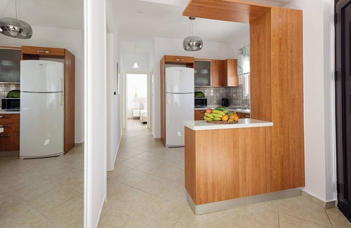 Panormos Apartment | Modern seaside house, everything on foot!