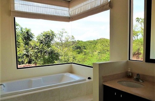 Matapala Villa | Modern, secluded, spacious villa close to beach