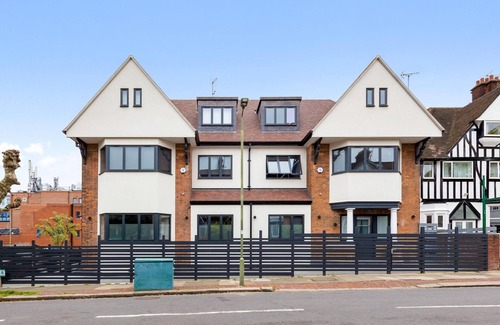 Golders Green Apartment | Modern Serviced Studio Flat Near Central London