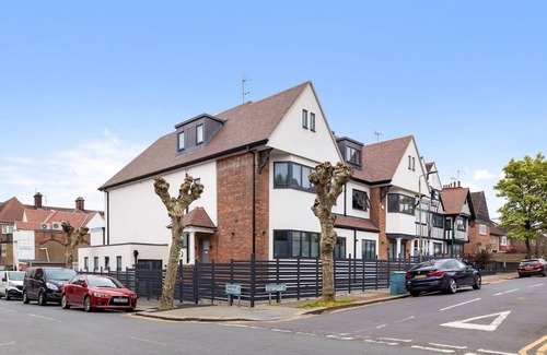 Golders Green Apartment | Modern Serviced Studio Flat Near Central London