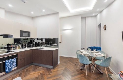 Parsons Green and Walham Apartment | Modern Simplicity: Minimalist 2-BR Flat in London