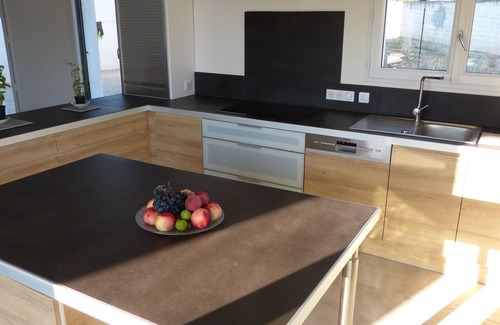 Pertuis House | Modern South Luberon villa, 18m swimming corridor, panoramic view of Ste Victoire