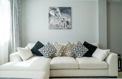 Abbey Apartment | Modern South Wimbledon Stay
