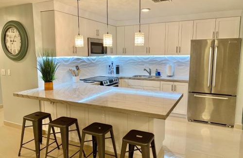 Rosarito Apartment | MODERN SPACIOUS BEACH FRONT CENTRAL CONDO w POOLS STEPS TO BEACH