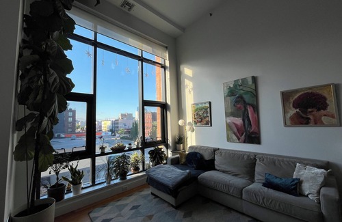 Greenpoint Apartment | Modern & spacious family friendly apartment in Greenpoint. Rooftop w city views.