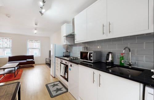 Whitechapel Apartment | Modern split level 1 bedroom flat in Aldgate