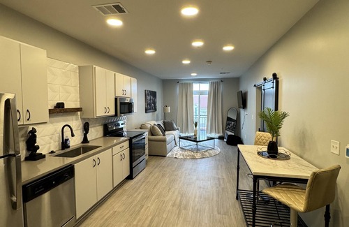 Clarksville Apartment | Modern stay overlooking downtown