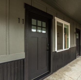 Coeur d'Alene Apartment | Modern Studio #11 - Food Trucks & Mins to CDA Lake