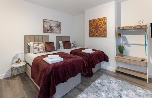 Brent Cross Apartment | Modern Studio 3 min walk to Tube station nw11
